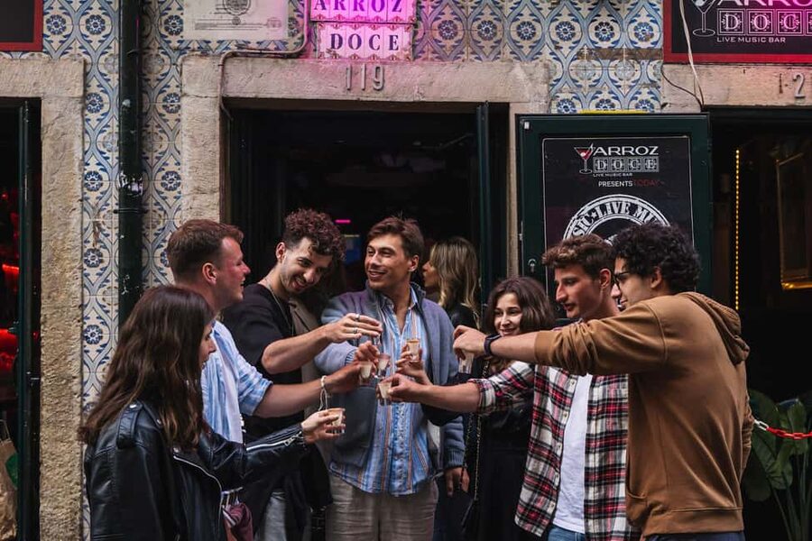 Lisbon: Drunken History Walking Tour with Included Drinks - The history angle: scandal, power, and a guide with real timing