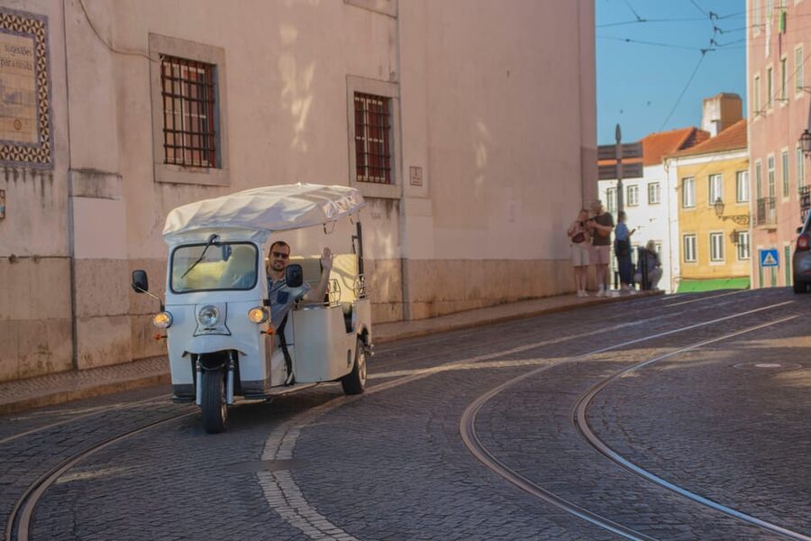 Lisbon: Early Morning TukTuk Tour - hotel/cruise ship pickup - Bairro Alto viewpoints and the finish on Avenida da Liberdade
