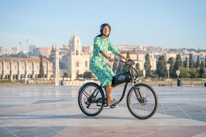 Lisbon: Electric Bike Tour by the River to Belém - Cais das Colunas and Commerce Square, getting your bearings the fun way