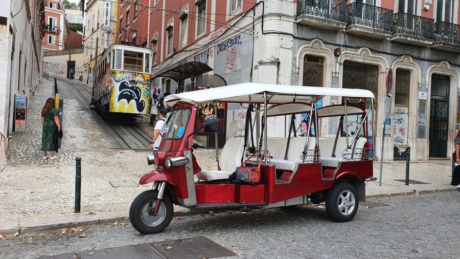 Lisbon: Electric Tuk Tuk Private Tour of the Seven Hills - Portas do Sol and Santa Luzia: the miradouro stretch I’d build a day around