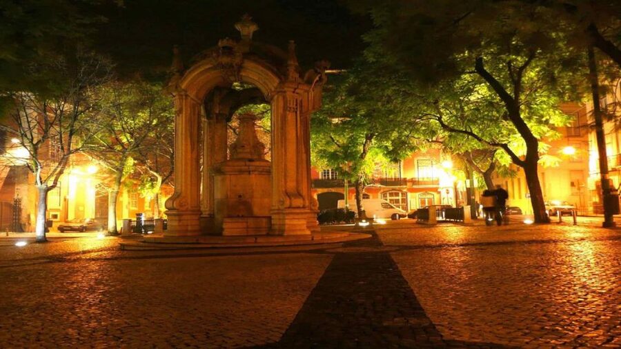 Lisbon: Evening City Tour with Dinner and Live Fado Show - Why Lisbon feels magic after dark on this 4-hour loop