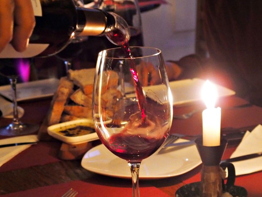 Lisbon: Evening Local Food Crawl with Drink Pairings - Finding the meeting point near Parliament