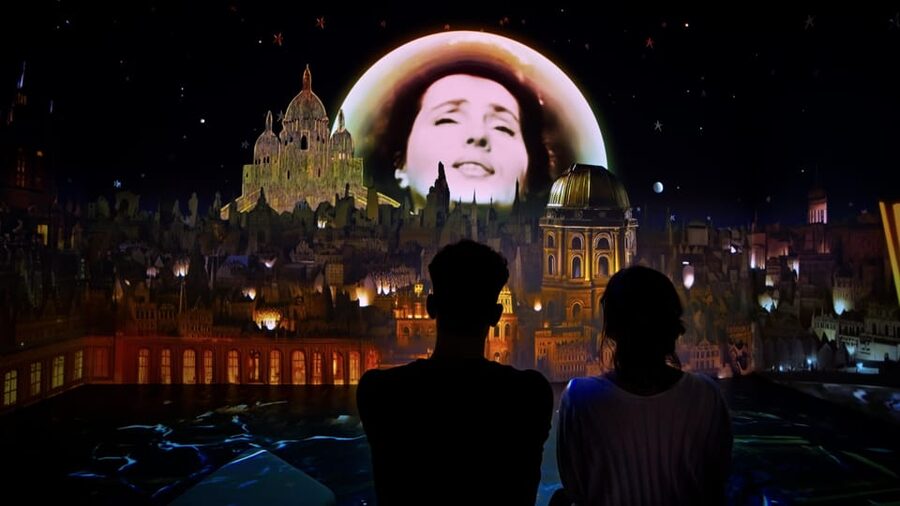 Lisbon: Experience the Queen of Fado at AH AMÁLIA - The tech highlights: 360º projections, VR film, and a hologram