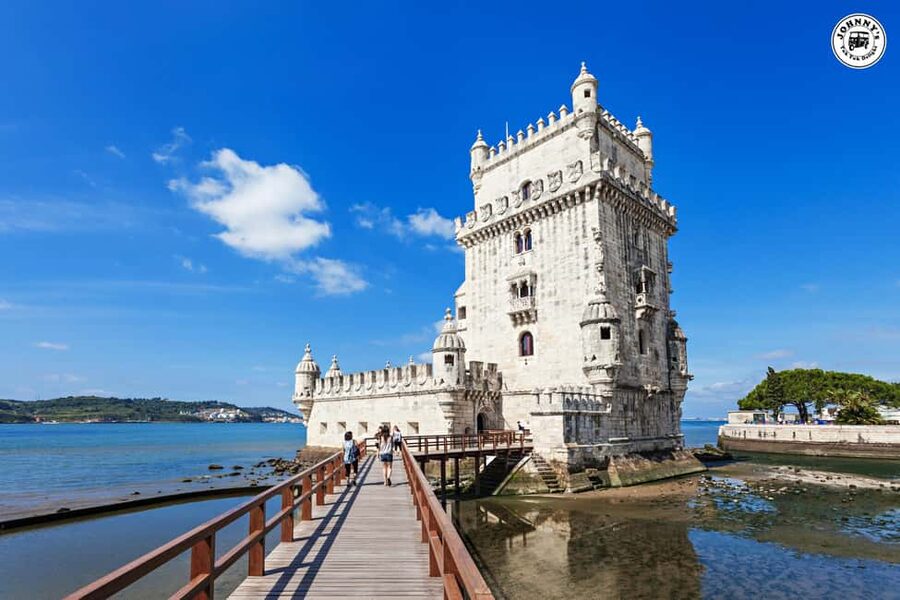 LISBON : Explore Old Town Alfama by Electric Tuk Tuk . - Markets, flea-market lore, and the Santa Clara area