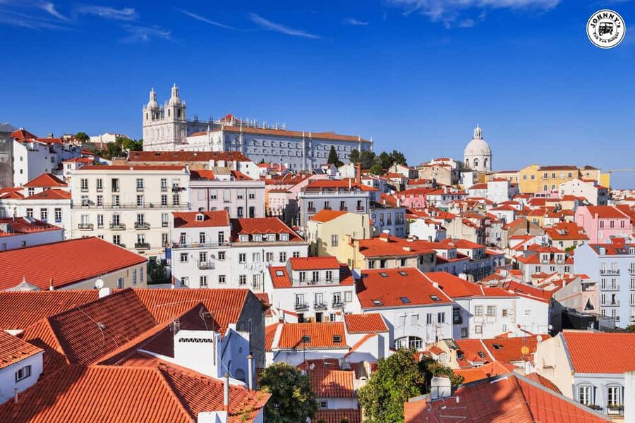 LISBON : Explore Old Town Alfama by Electric Tuk Tuk . - Praça do Comércio and Lisbon Cathedral (Sé): the history anchors