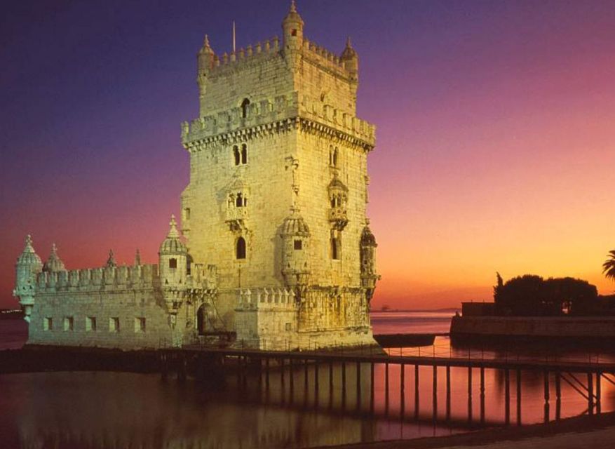 Lisbon: Fado Night Tour - Marquês de Pombal and the ride toward the historic center