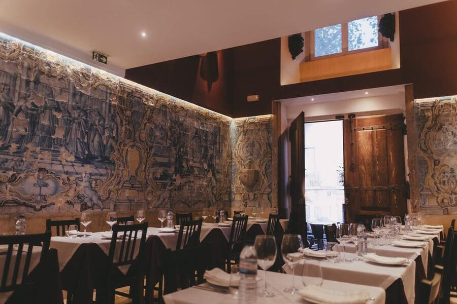 Lisbon: Fado Night with Dinner in a Typical Fado House - Where to Sit for Best View and Best Sound