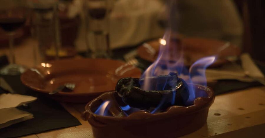 Lisbon: Fado Night with Dinner with Live Performance - Dinner timing and the petiscos rhythm that keeps the evening flowing