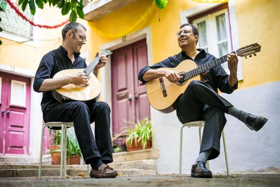 Lisbon: Fado Show with Dinner and City Tour - Illuminated landmarks you can actually see at night