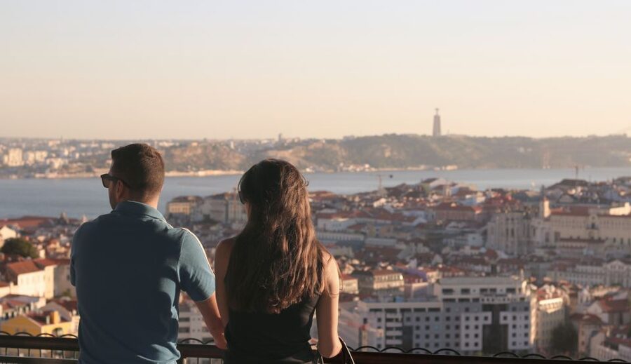 Lisbon: Fado Vadio Tour with Portuguese Tapas - What you are paying for: tickets, a guide, and an experience that holds together
