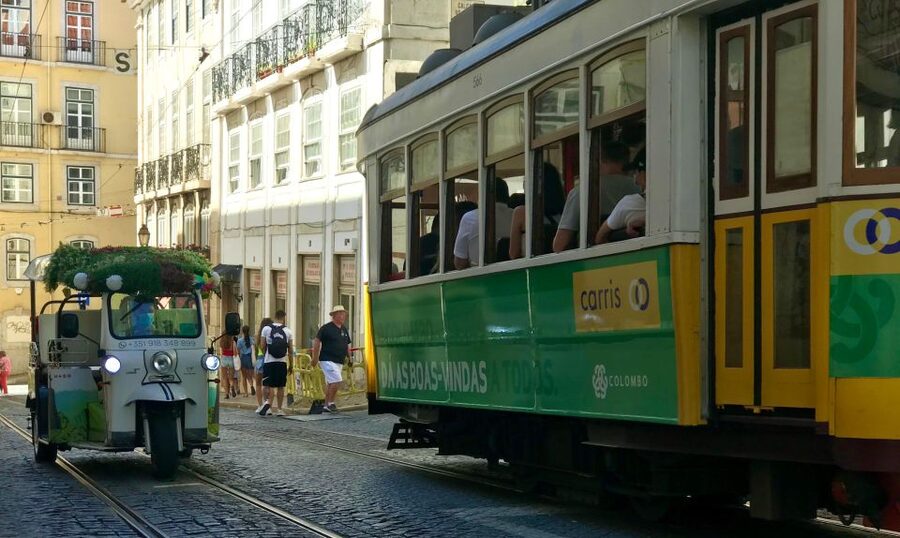 Lisbon: Famous 28 Tram Line Guided Private Tour by Tuk-Tuk - What the Added Stops Mean for Your Time (Not Just Your Photos)