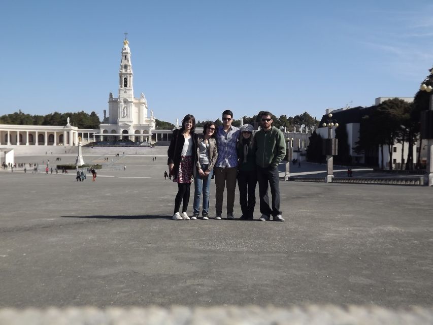 Lisbon: Fatima, Batalha, Nazare and Obidos Tour Hotel Pickup - What to pack and how to plan your day pace
