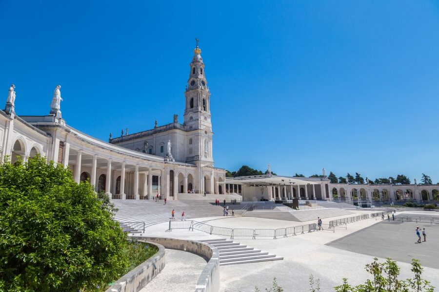 Lisbon: Fatima, Batalha, Nazare and Obidos Tour Hotel Pickup - Fatima Sanctuary: what you will notice, and how to get the most from your visit