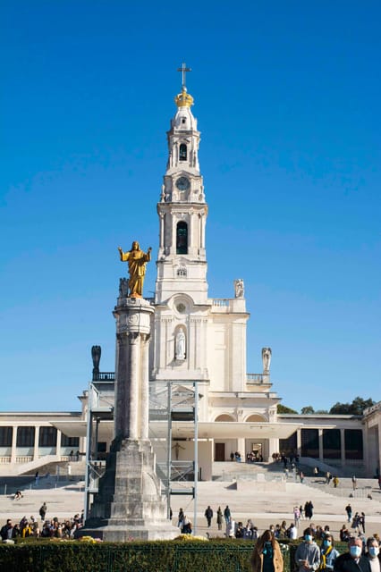 Lisbon: Fátima & Holy Eucaristy Miracle Relic, Spiritual Day - A Spiritual Road Trip with Stops That Actually Matter