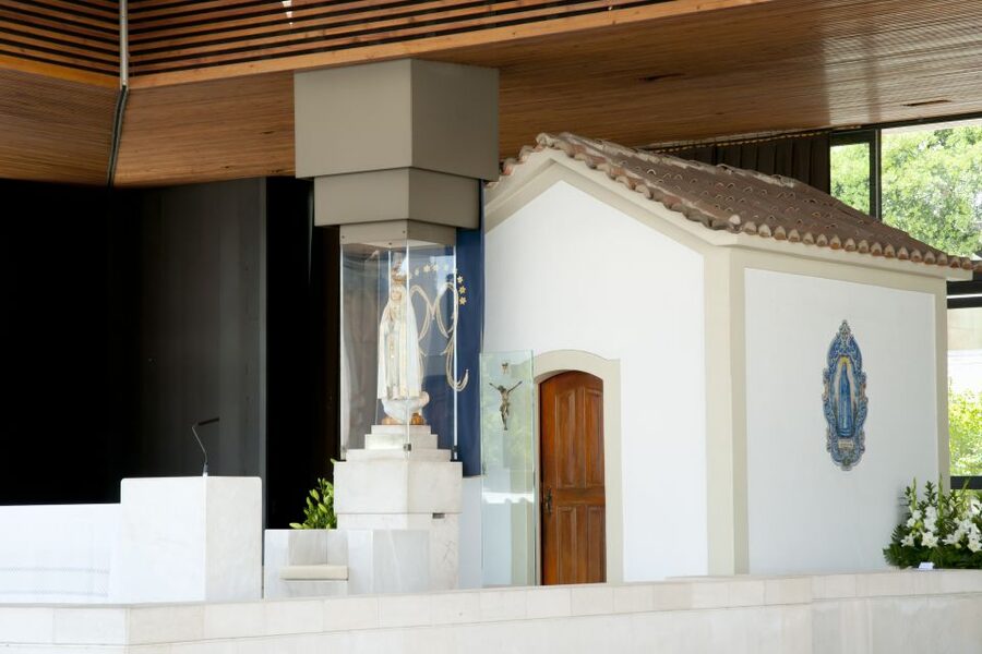 Lisbon: Fátima & The Shepherd Children Home Self-Guided Tour - Entering the Sanctuary of Fátima: The Main Sites in Your Route