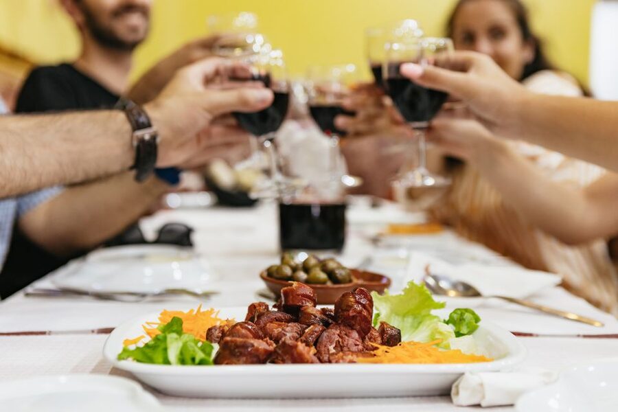 Lisbon: Food and Wine Small Group Walking Tour - Finding the Meeting Point at Rossio Square (Praça Dom Pedro IV)
