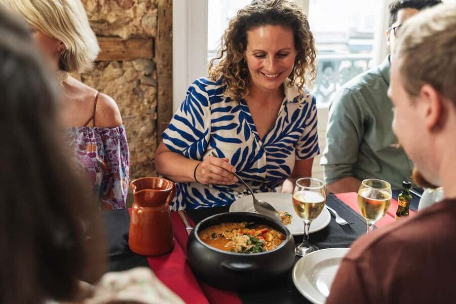 Lisbon: Food Crawl Walking Tour with Local Tastings - Pace and group vibe: what the evening feels like in real time