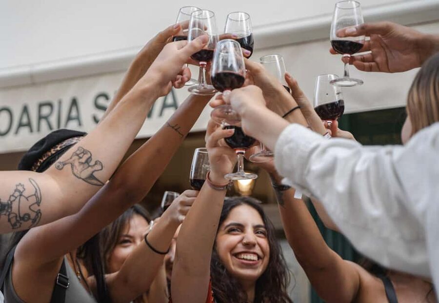 Lisbon Food Tour with Drinks and Food Included - Taste Lisbon’s Baixa the fast, local way