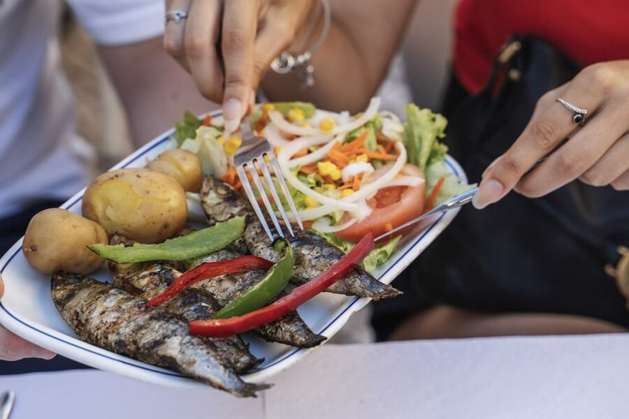 Lisbon Food Tour with Drinks and Food Included - The guide makes or breaks it, and the reviews show a clear pattern