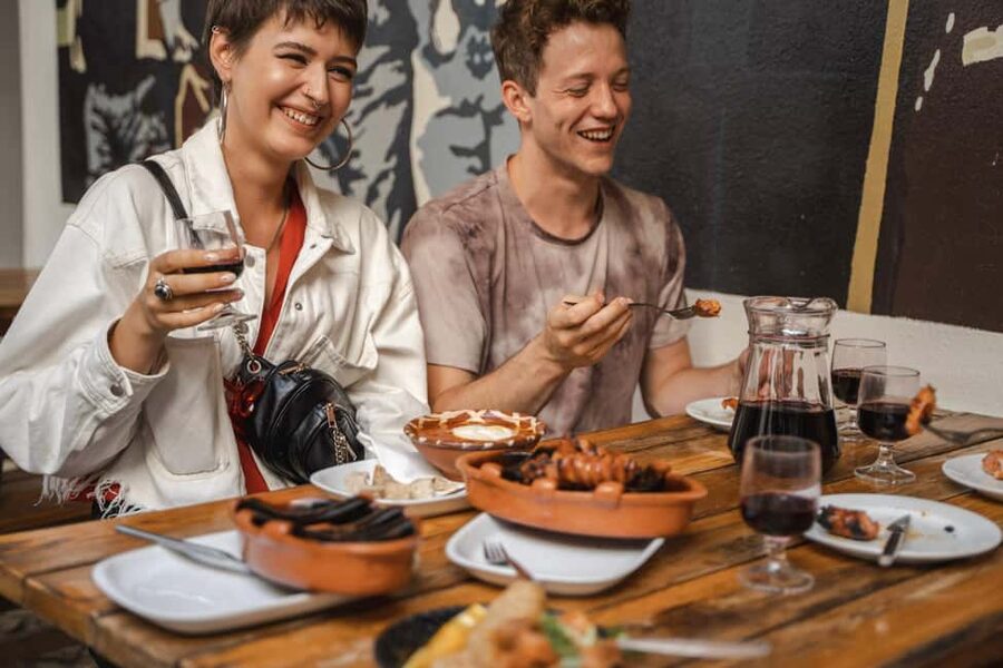 Lisbon: Food Tour with Local Tastings and Drinks - Where you meet at Praça da Figueira, and how to find your group fast