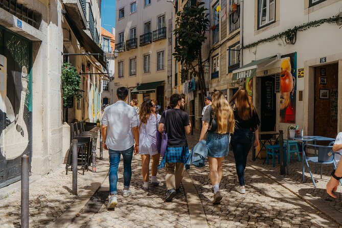 Lisbon Food & Tuk Tuk Tour with Eating Europe - Where to meet and how to prevent the first 15 minutes from going sideways