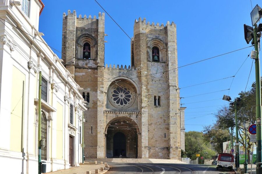 Lisbon: Full-Day Private Walking Sightseeing Tour - São Jorge Castle fast-pass, plus what to actually notice