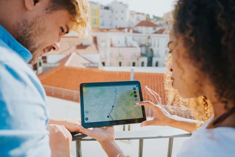 Lisbon: GPS-Guided Spinach Tour by Electric Car - Two ways to tour: guided excursion or self-guided freedom