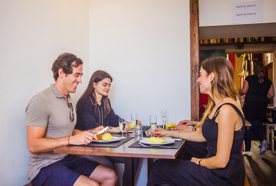 Lisbon: Guided Food and Wine Tasting Tour - Castle Quarter and Santo António: finishing strong in the right neighborhoods