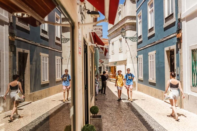 Lisbon: Highlights and Hidden Gems Private Tour with a Local - Choosing your own Lisbon route with a local Lisboeta