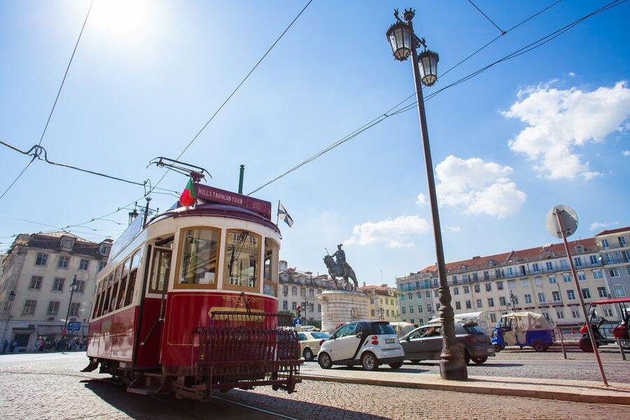 Lisbon: Hills Red Tram Tour by Tram 28 Route 24-Hour Ticket - Timing and departures: planning around the hill day
