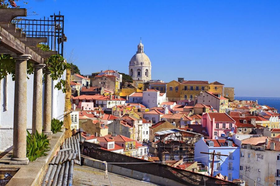 Lisbon: Hills Red Tram Tour by Tram 28 Route 24-Hour Ticket - Meeting point reality check: finding the tram quickly