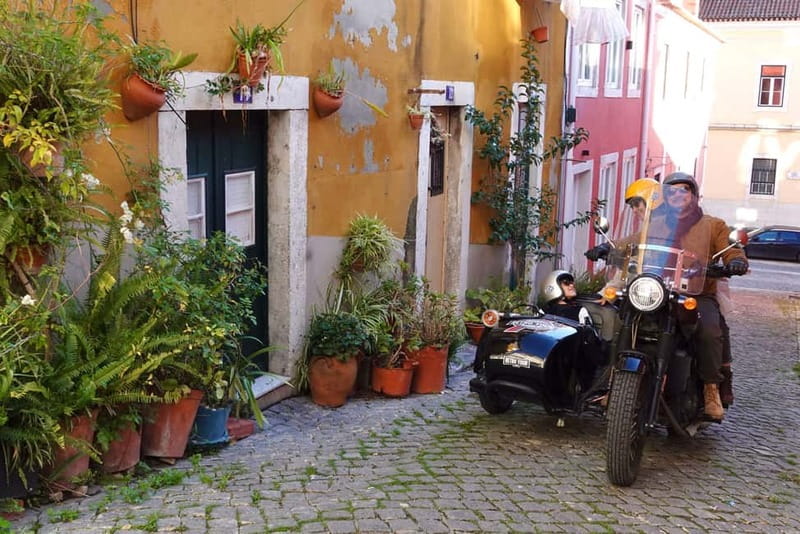 Lisbon : Historic Motorcycle Side-car Tour 1H - Key reasons to do this Lisbon sidecar ride