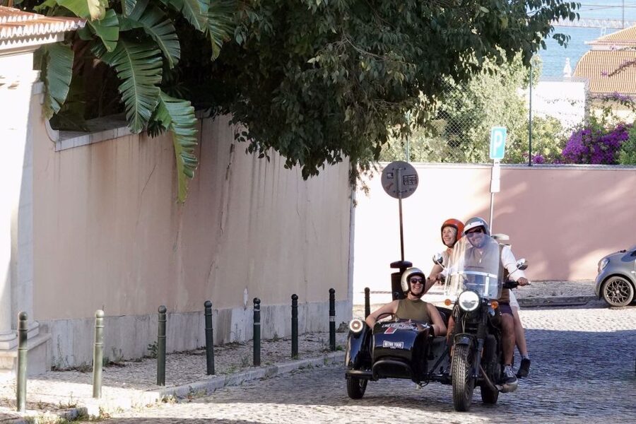 Lisbon : Historic Motorcycle Side-car Tour 1H - Tips to get the most out of your 1-hour ride