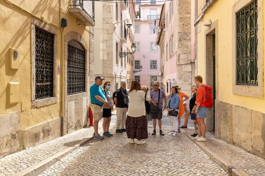 Lisbon: History, Stories and Lifestyle Walking Tour - Why This Lisbon 3-Hour Mix Works for You