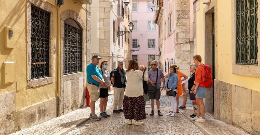Lisbon: History, Stories and Lifestyle Walking Tour - Miradouro São Pedro de Alcântara: The View Stop That Feels Like a Reset Button
