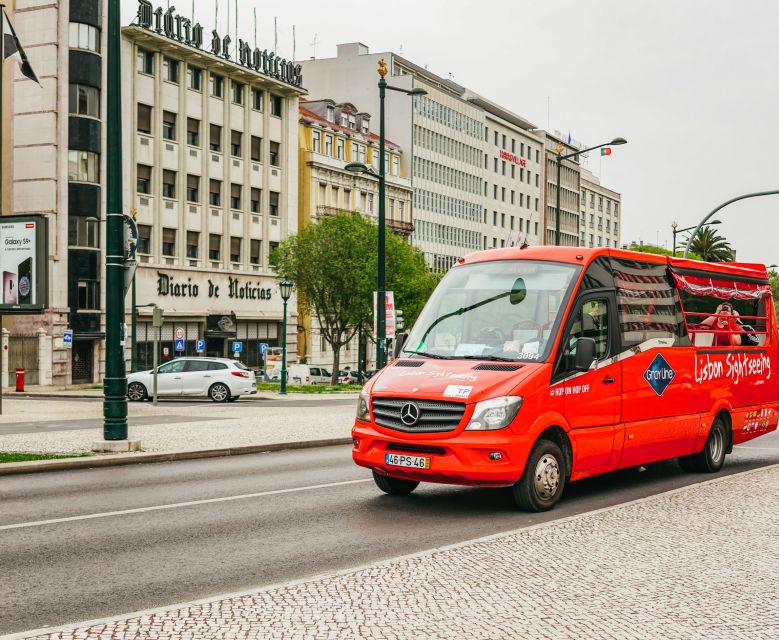 Lisbon: Hop-On Hop-Off Bus Tour - Castle Line: Fado streets, low houses, and narrow lanes