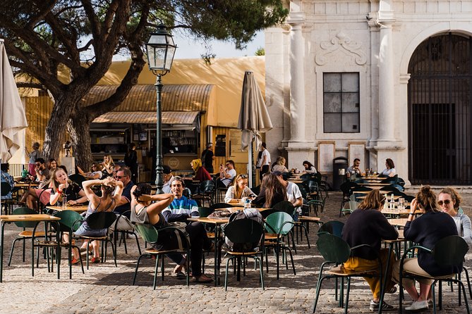 Lisbon: Hop-On Hop-Off Tour Bus with Three Routes Including Tram - Comfort, heat, and headsets: how to make the ride feel easier