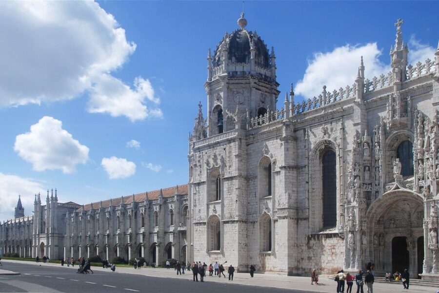 Lisbon in One Day: Full-Day Minivan Historic Tour - How this 8-hour Lisbon loop gives you real perspective fast