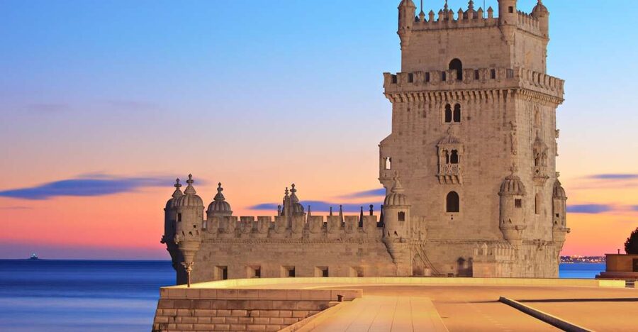 Lisbon in One Day: Full-Day Minivan Historic Tour - Castelo area viewpoint: getting your bearings without the full castle ticket