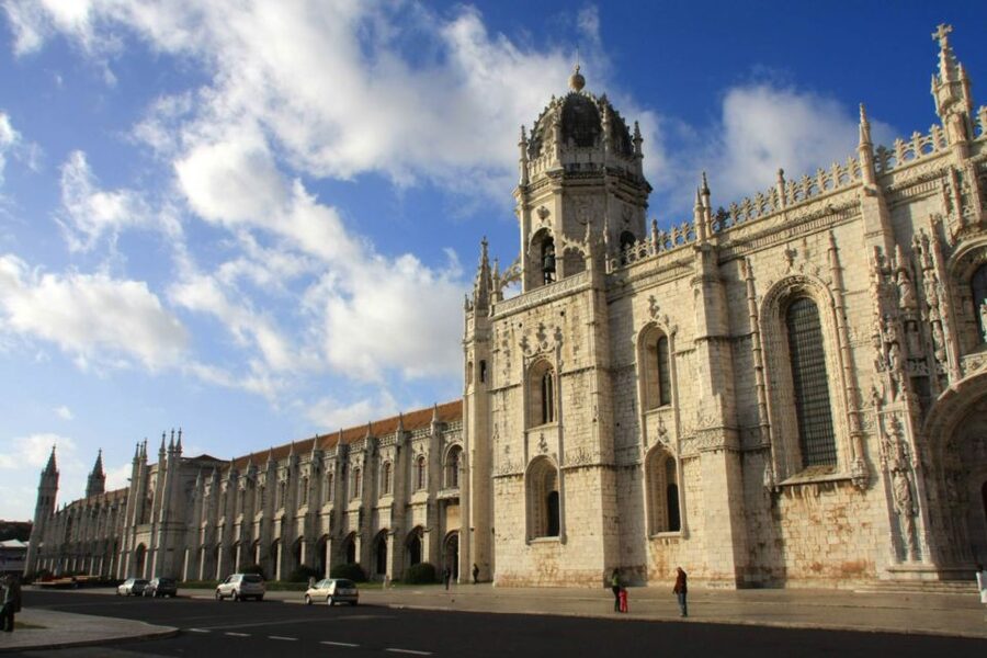Lisbon: Jerónimos Monastery E-Ticket and Audio Guide - Where the tour starts at Jerónimos Monastery, and how long it takes