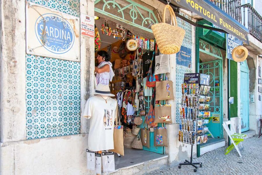 Lisbon: Jewish History Private Tour - The Money Museum’s medieval wall, 1000 years of secrets