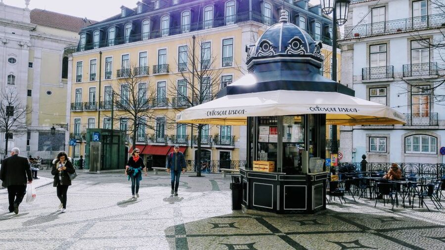 Lisbon: Layover Tour with Airport Pickup and Drop-Off - Viewpoints and Santa Justa Elevator: Photos That Explain Lisbon