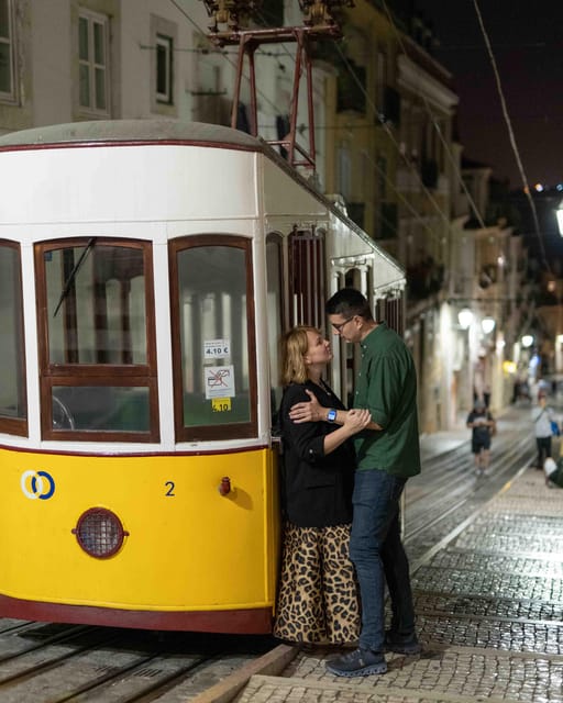 Lisbon lights: A Cinematic Photoshoot at night - Meeting at the statue, then settling into a one-hour photo flow