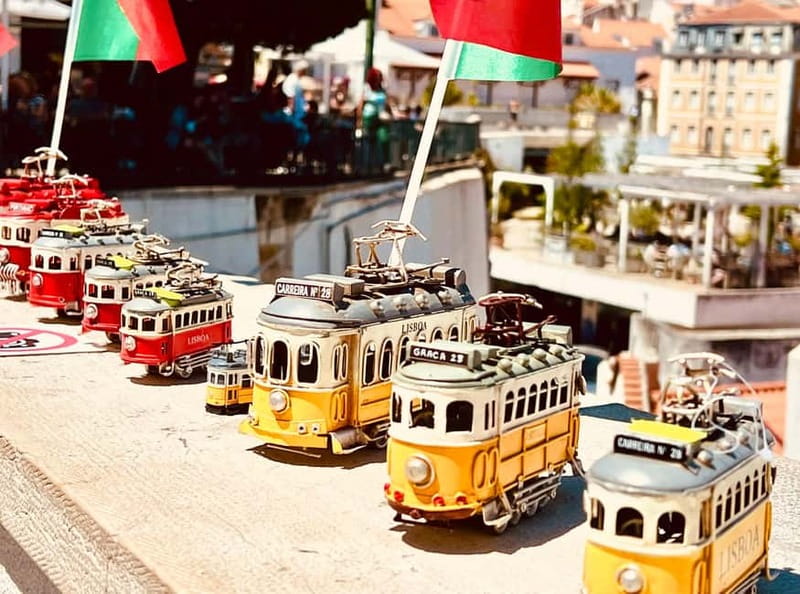 Lisbon: LISBON STORY TOUR BY TUK TUK - The early classics: Lisbon Cathedral and the Santa Luzia viewpoint moment