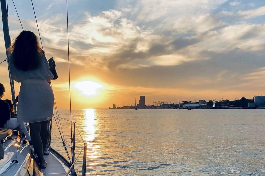 Lisbon: Luxury Private Sailing Boat Cruise on River Tagus - Alfama, Bairro Alto, and Castelo de S. Jorge From Above the Waterline