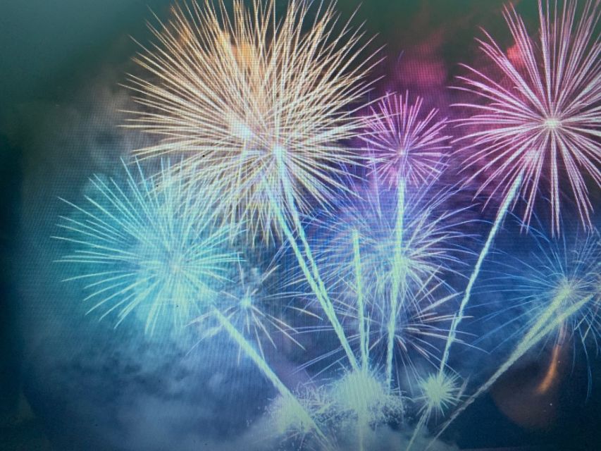 Lisbon: New Year's Eve Fireworks Sail Boat Tour - Dressing for Lisbon winter on a sailboat