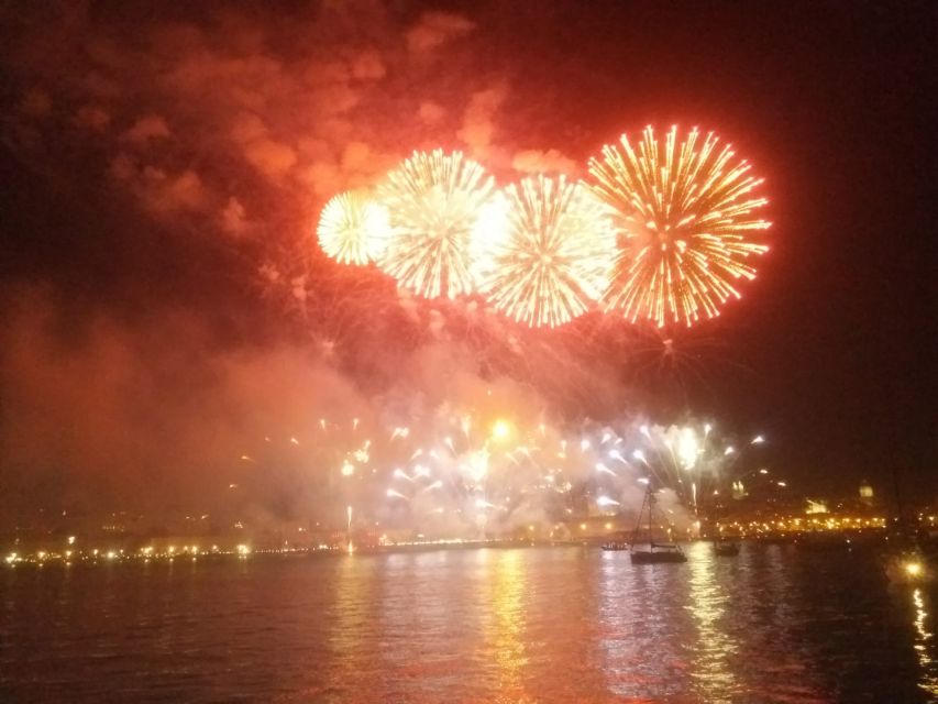 Lisbon: New Year's Eve Tagus River Cruise with Open Bar - Key things to know before you go
