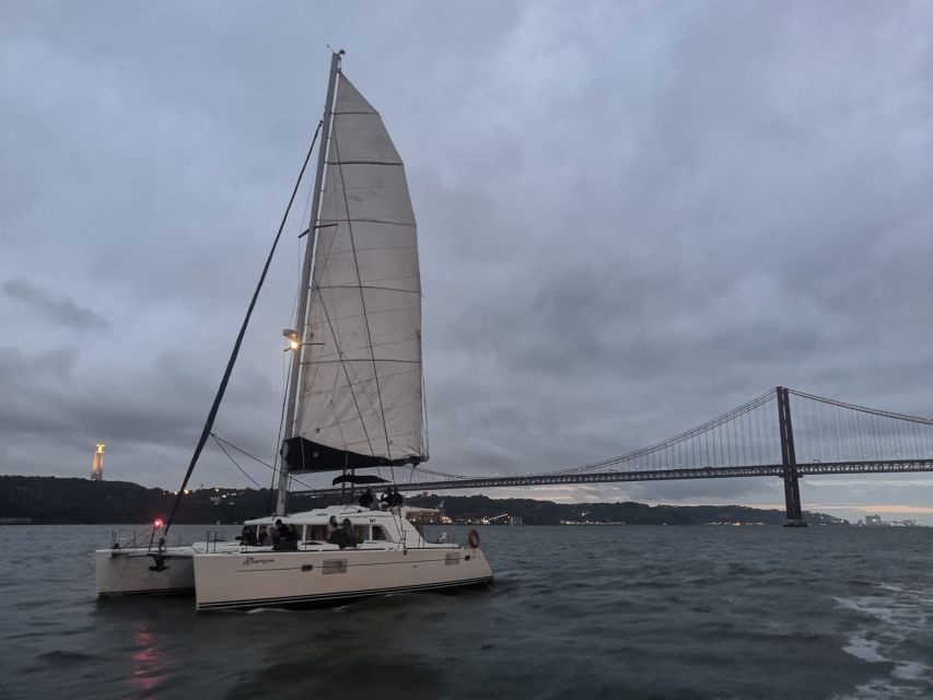 Lisbon: New Year's Eve Tagus River Cruise with Open Bar - Alcântara meeting point and the reality of NYE crowd logistics