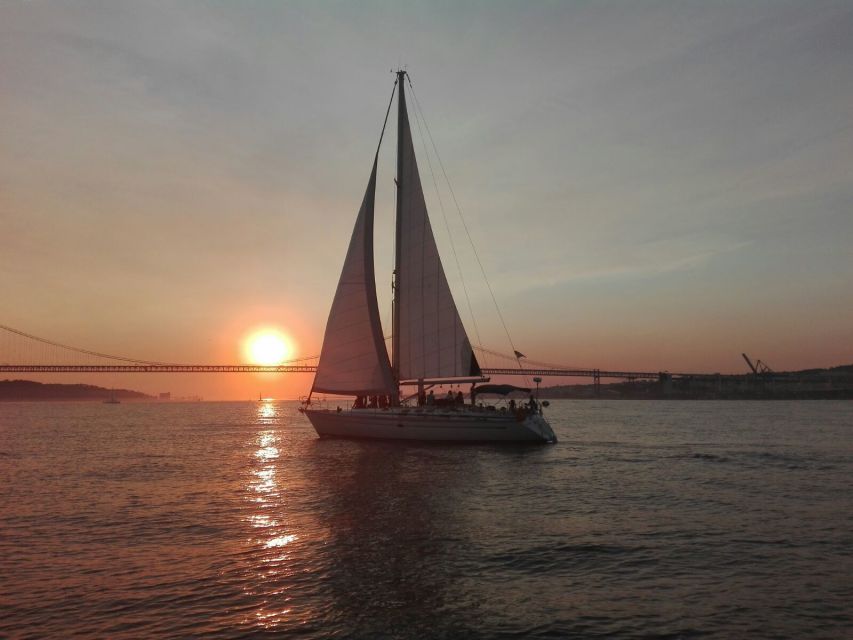 Lisbon: New Year's Eve Tagus River Cruise with Open Bar - On board experience: open bar, indoor warmth, and crew energy