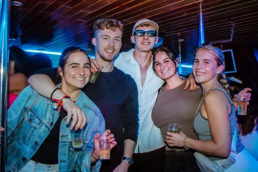 Lisbon: New Year's Eve with Live Dj Fireworks and Open Bar - Key things to love about this Lisbon NYE boat party